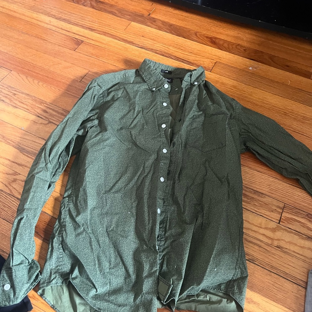 Men's Green Button-Up Shirt